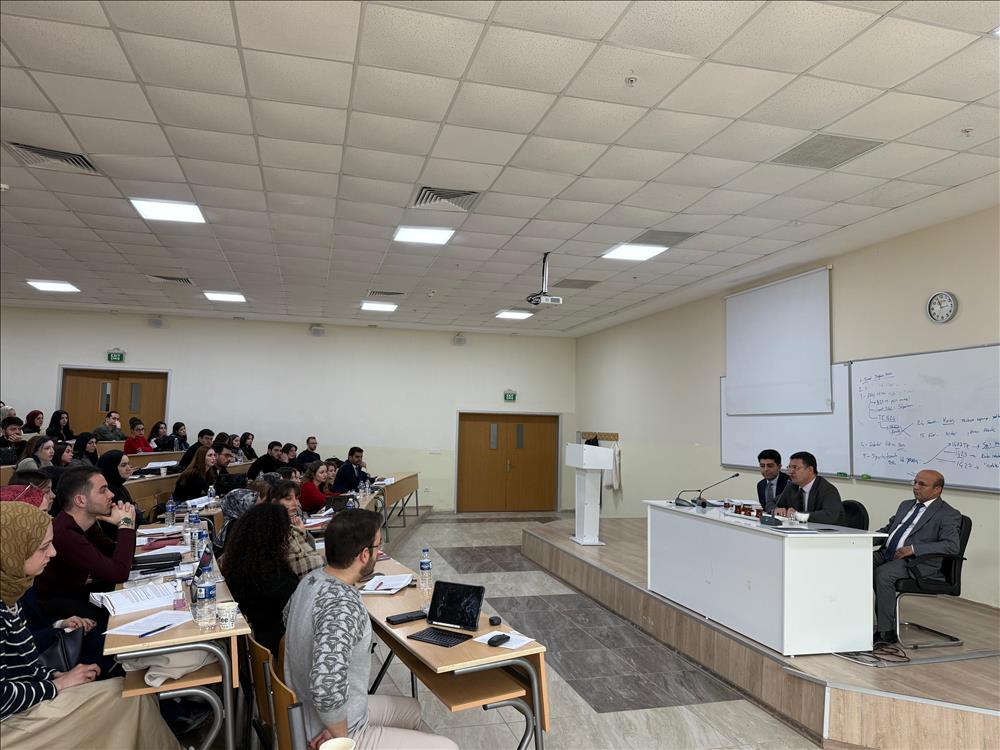 Geleceğin Hukukçuları Kürsüyle Buluştu: Teoriden Pratiğe Ceza Muhakemesi