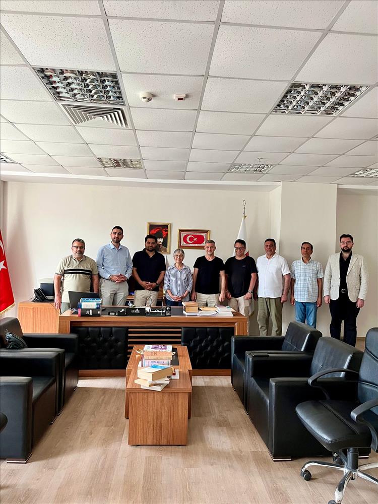 Merhum Hakim Recep Yılmaz'ın Kitapları Fakültemize Bağışlandı